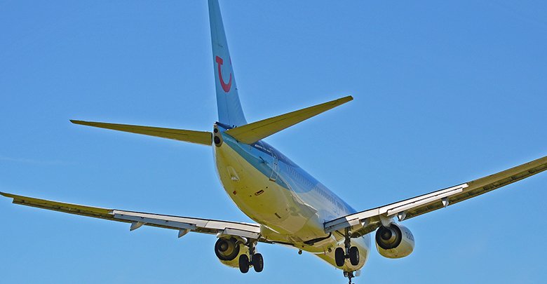 TUI aircraft landing